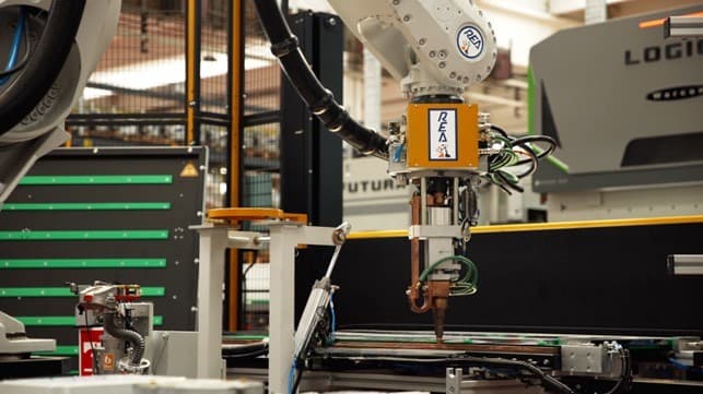 Img 9 - sheet metal – welding - We design robotic systems for automated welding. Maximum precision and productivity with REA Robotics technology.