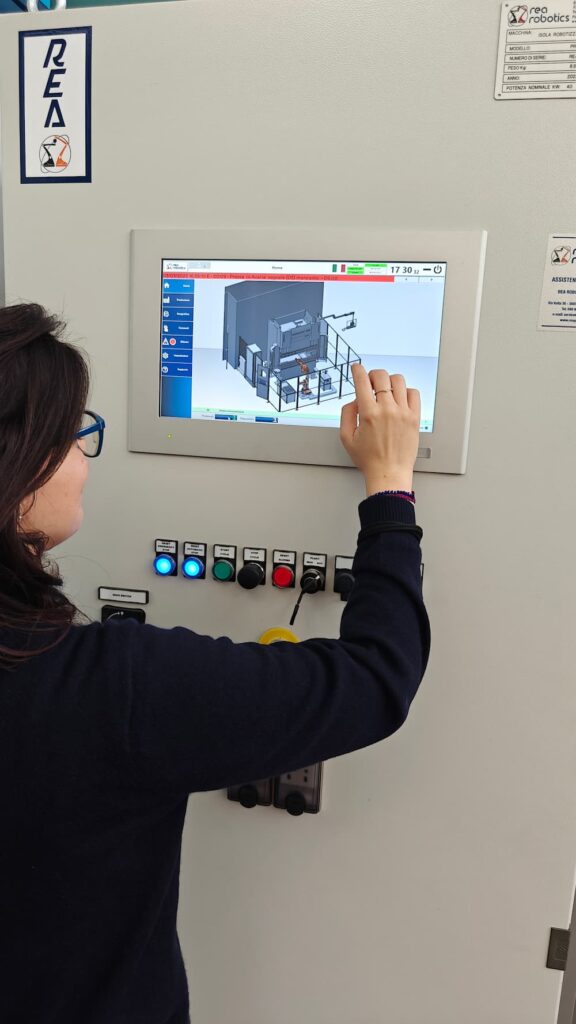 Img 9 - Robotic bending systems - Flexible and customizable robotic sheet metal bending cells developed to serve most of the press brakes on the market